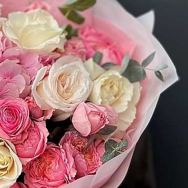 Букет с пионовидными розами "Ангел любви" - фото 5