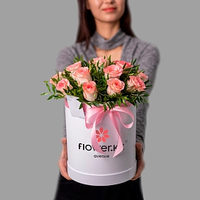 Коробка с розовыми розами "Балерина"