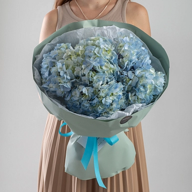 Букет из 5 голубых гортензий фото