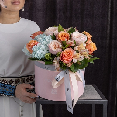 Композиция из роз и гортензии "Лунная соната" S - фото 3