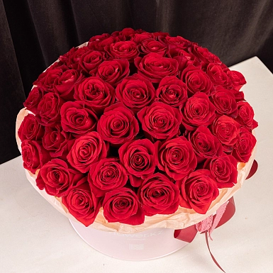 Коробка из 55 красных Голландских роз - фото 2