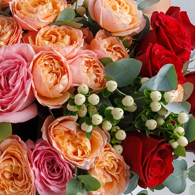 Букет с пионовидными розами "Цветочный градиент" - фото 5