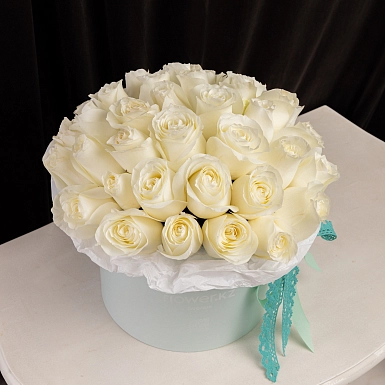 Коробка из 35 белых Голландских роз - фото 2
