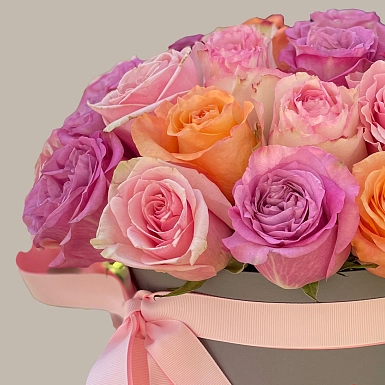 35 микс Голландских роз в серой коробке - фото 3