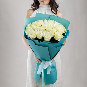 Букет из белых роз 70 см "Тянь-Шань"