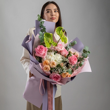 Букет с антуриумом и пионовидными розами "Счастье" - фото 3