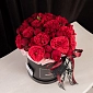 Коробка из 15 красных пионовидных роз David Austin - фото 2