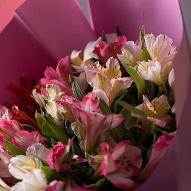 Букет из 15 альстромерий - фото 5