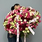 Букет из 101 кустовой розы "Малинка" - фото 2