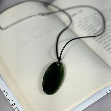 Кулон из нефрита "Талисман" - фото 1