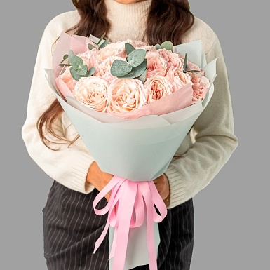 Букет из 17 пионовидных роз "Fiory" - фото 4