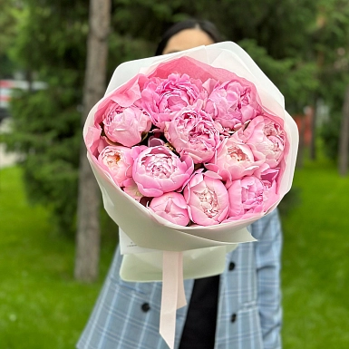 Букет из 11 местных пионов "Восточная сказка" - фото 5