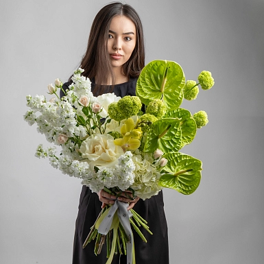 Букет с антуриумом и орхидеей "Пробуждение природы" - фото 3