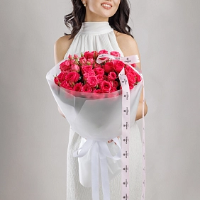 Букет из кустовых роз "Sofi"