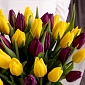 Букет из желтых и фиолетовых тюльпанов S - фото 6