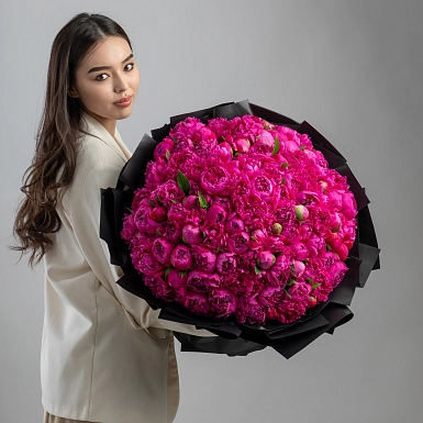 Букет из 151 ярко-розового пиона - фото 4