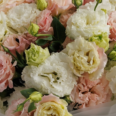 Букет из 25 микс эустом-лизиантусов - фото 5