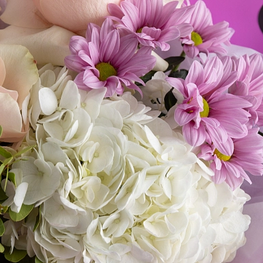 Букет из роз и гортензии “Майя” фото