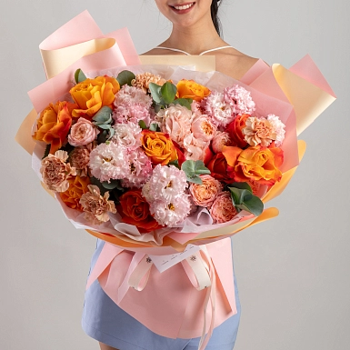 Букет из роз и кустовых пионовидных роз “Сафийа” - фото 4