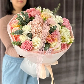 Букет из гортензии и спрей Julietta "Queen" фото