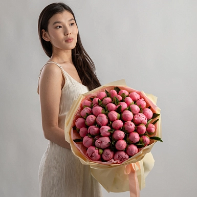 Букет из 35 Голландских пионов "Salmon" - фото 3