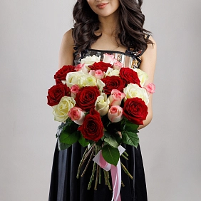 Букет из микс роз 70 см "Тянь-Шань"
