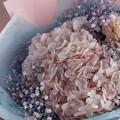 Букет из гортензий и гипсофилы "Облако любви" фото