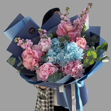 Букет из гортензии и пионов "Версаль" - фото 2