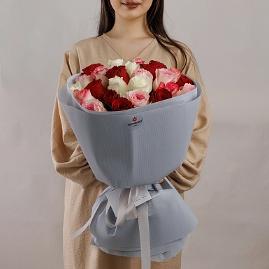 Букет из 25 микс роз 50 см "Тянь-Шань" - фото 3