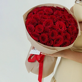 Букет из 51 красной розы 50 см "Тянь-Шань"