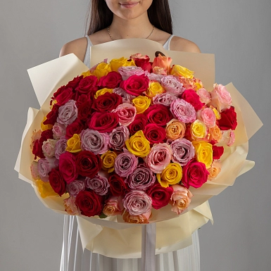 Букет из 101 микс Голландской розы 50 см с оформлением - фото 2