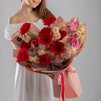 Букет с герберами и маттиолой "Воздушный поцелуй" - фото 3