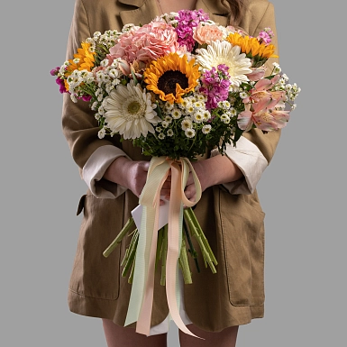 Букет из гербер и подсолнуха "Вивьен" - фото 2