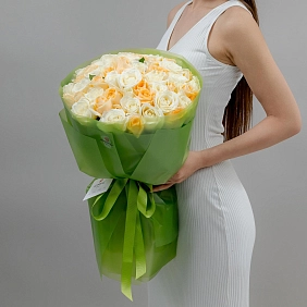 Букет из 51 кремово-белых роз 50 см "Тянь-Шань"