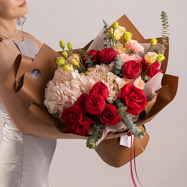 Букет из пионовидных роз и гортензий "Сказочные моменты" - фото 2