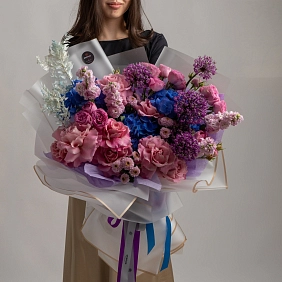 Букет с дельфиниумом "Цветочная фея" фото