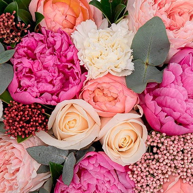 Коробка из гвоздик и пион "Моей избраннице" S - фото 5