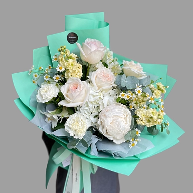 Букет из пионов и гортензии "Жемчуг" фото