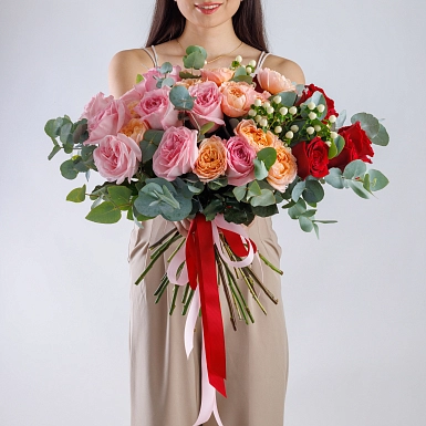 Букет с пионовидными розами "Цветочный градиент" - фото 3