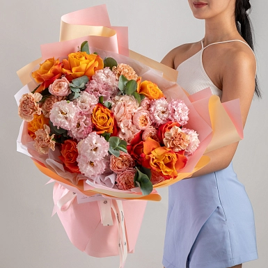 Букет из роз и кустовых пионовидных роз “Сафийа” - фото 2