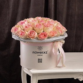 Коробка из 35 розовых Голландских роз