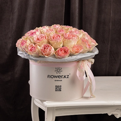 Коробка из 35 розовых Голландских роз - фото 1