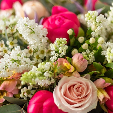 Букет из сирени и пионов "Соблазн" - фото 5